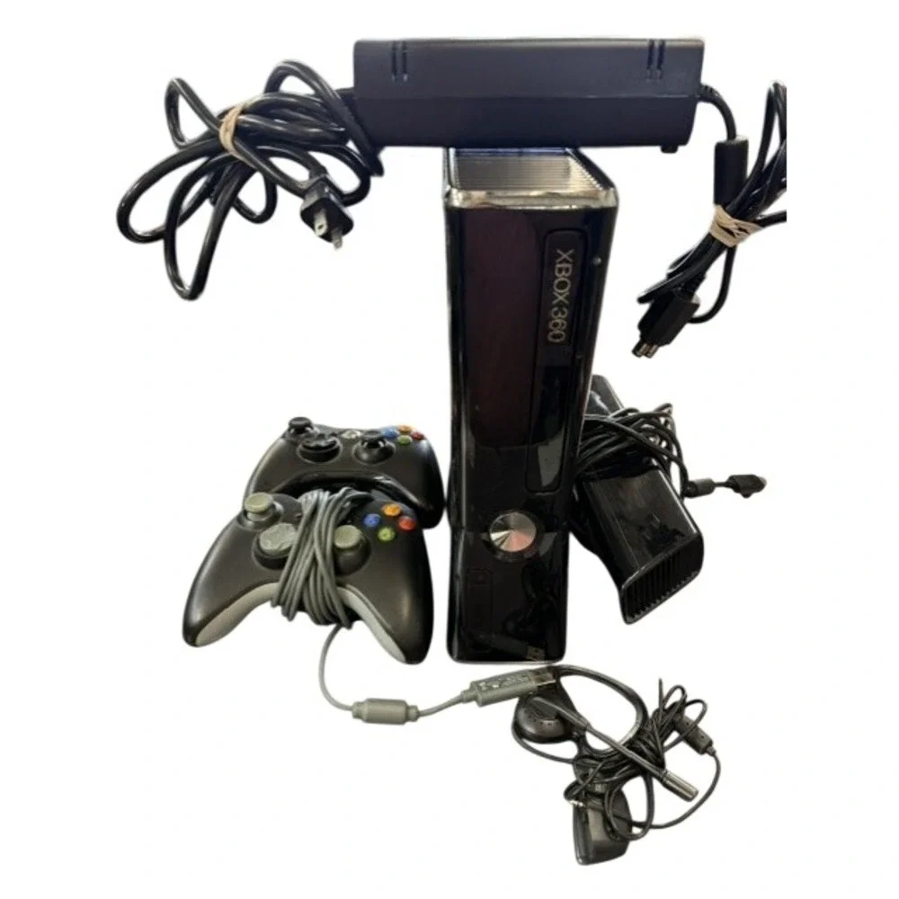 Xbox 360 S 250GB Console Bundle Black Kinect 2 Controllers Headset PSU